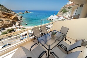 Outdoor dining - M&N Luxury Apartment Sea View (Mades)