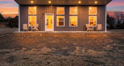 Cozy 2-bedroom cabin in Talihina - Close to Talimena Drive and Choctaw Capital