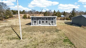 Exterior - Cozy 2-bedroom cabin in Talihina - Close to Talimena Drive and Choctaw Capital (Talihina)