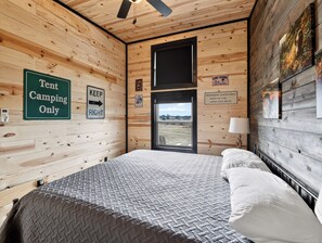 Room - Cozy 2-bedroom cabin in Talihina - Close to Talimena Drive and Choctaw Capital (Talihina)