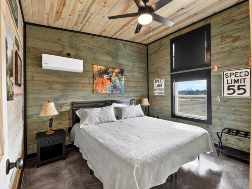 Cozy 2-bedroom cabin in Talihina - Close to Talimena Drive and Choctaw Capital