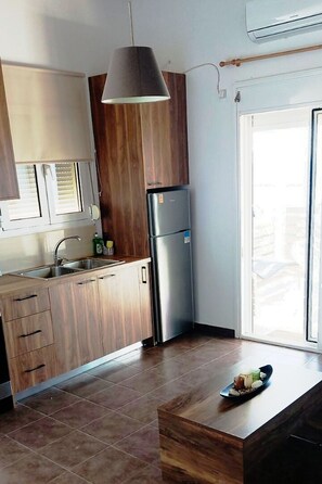 Fridge, oven, stovetop, coffee/tea maker - "Havana 1" Sea and Pool Apartment (Gazi)
