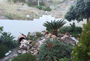 Property grounds - "Malena" Nature and Sea View House (Sidonia)