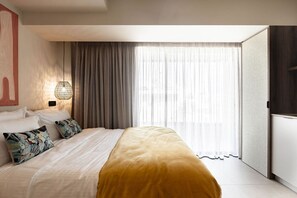 Desk, iron/ironing board, travel cot, free WiFi - Petite Suite by MonCasa (Agios Nikolaos)