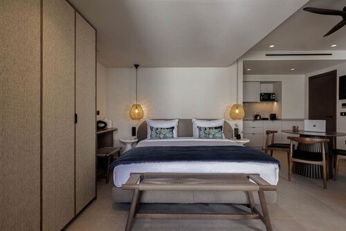 Deluxe Suite by MonCasa