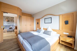 Room - Room 'Passerblick Suite 5' with Mountain View, Wi-Fi and Air Conditioning (Tirolo)