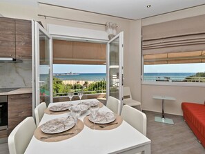 Dining - Sabbia Seafront Apartment 3 by RentalsPro (Nea Moudania)