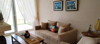 Sunny Villa Sea View by RentalsPro
