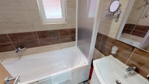 Hair dryer, towels - VILA BOJANA (Budva)