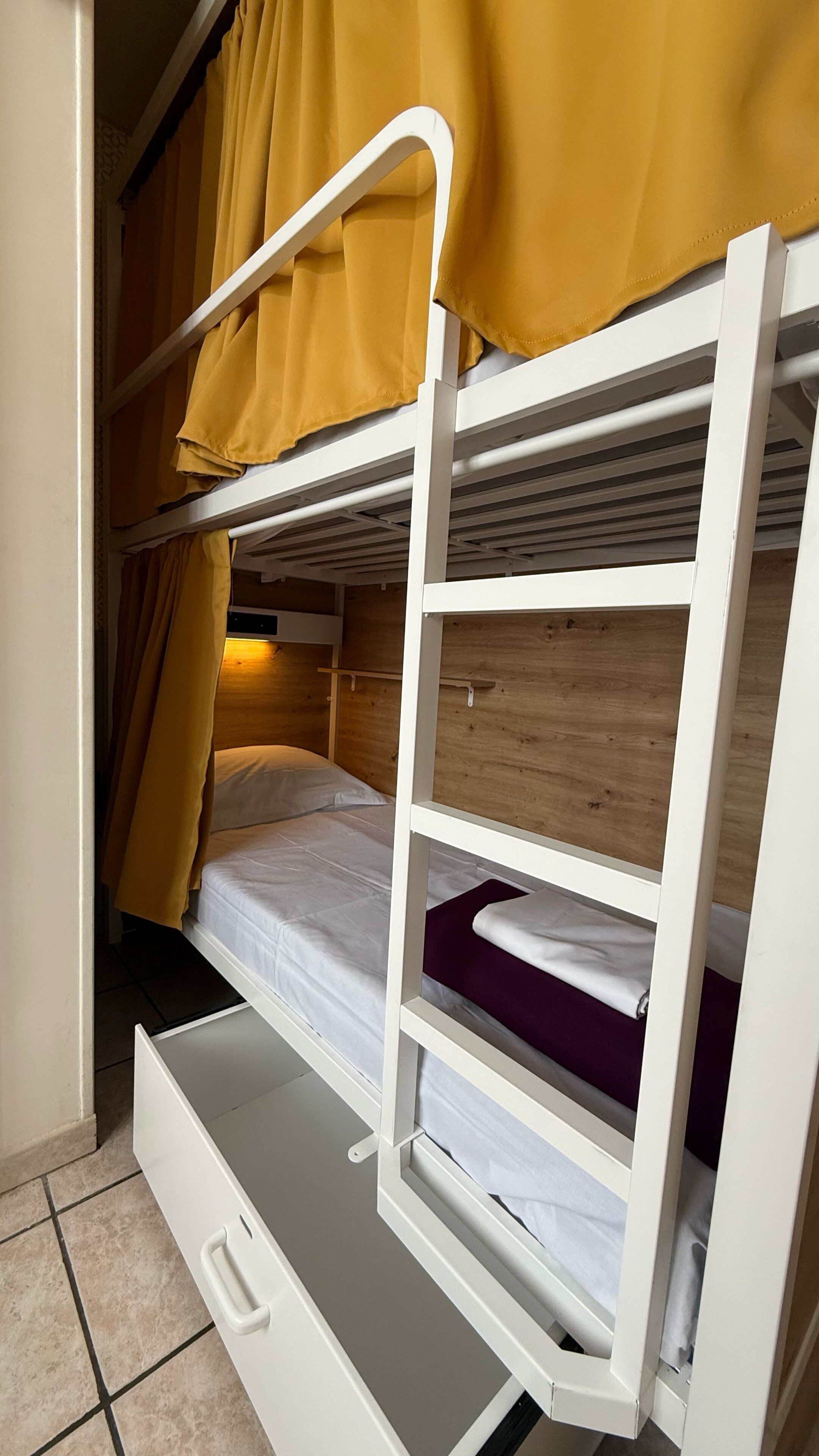 Shared Dormitory, Mixed Dorm