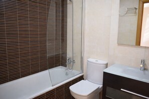 Shower, hair dryer, bidet, towels - Anacasa Albatros MET Oliva Nova Golf AT469 (Oliva)