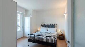 Deluxe Apartment, Courtyard View