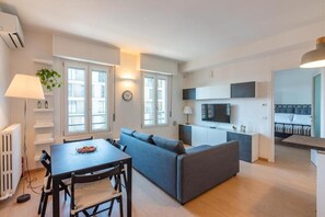 Deluxe Apartment, Courtyard View | Living area - Nolo Flat - Metro Turro & Wi-Fi (Milan)