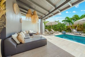 Pool - Villa Lua at Palm Beach Hotel Area (Noord)