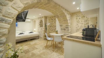 6 chambres, fer et planche Ă repasser, Wi-Fi, draps fournis