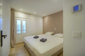 6 habitaciones, tabla de planchar con plancha, wifi y ropa de cama 