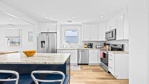 Fridge, microwave, oven, stovetop - Newly Renovated 3br 2ba Rancher w Patio & Parking (Ventnor City)