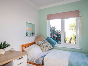 3 bedrooms, individually decorated, individually furnished, free WiFi - 3A Grannys Lane (Perranporth)