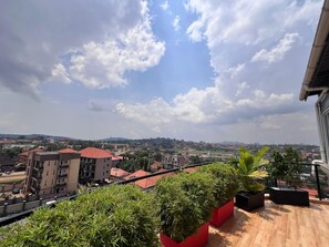 Rooftop terrace - BELLEVIEW APARTMENTS (Kampala)