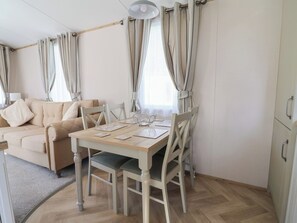Dining - Elsie Rose (Ruthin)