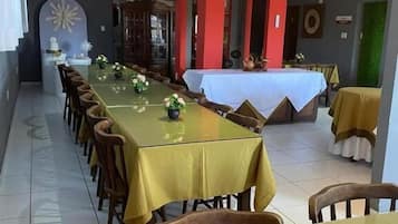 Superior Twin Room | Dining