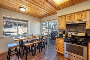 Fridge, microwave, oven, stovetop - Treetop views, spa, gameroom, 2 fireplaces! (Big Bear Lake)