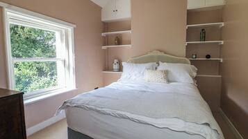 2 bedrooms, individually decorated, individually furnished, free WiFi