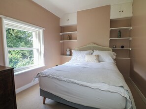 2 bedrooms, individually decorated, individually furnished, free WiFi - Rectory Cottage (Alton)