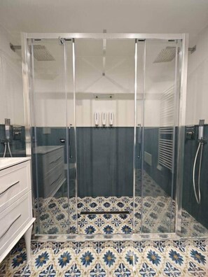 Shower, hair dryer, bidet, towels - Belvedere & Blu - Panorama 180° - Breathtaking Ocean View (Sciacca)