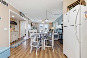 Dining - Sea Cabin Shores w Pool View and Ocean Peek (North Myrtle Beach)
