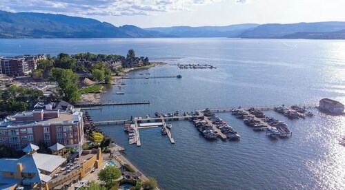 Top Corner Penthouse at the sought after Playa Del Sol Resort Steps from the Beach. Amenity and Dining rich.
