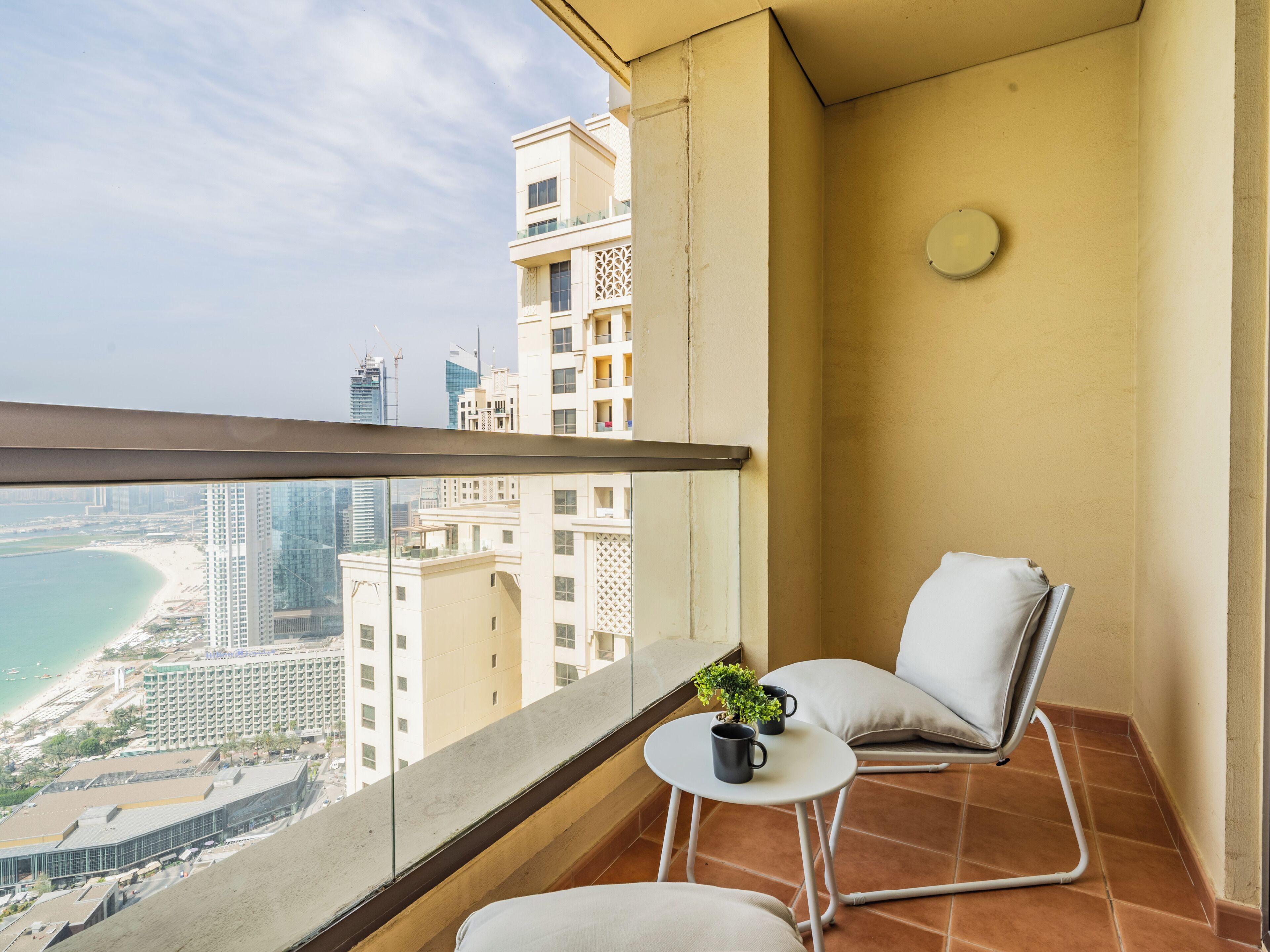 Leilighet, balkong, sjøutsikt | Overnattingsstedets uteområder