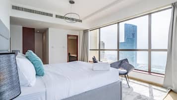 Apartment, Balkon, Meerblick | Bügeleisen/Bügelbrett, kostenloses WLAN