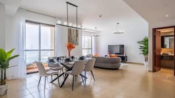 Apartamento, sacada, vista para o mar | Parte interna