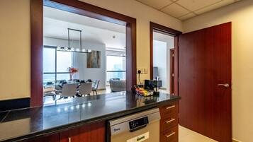 Apartment, Balcony, Sea View | Interior