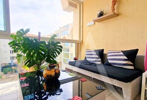 TV - 111 / T2 PROCHE MER AVEC LOGGIA (Sète)