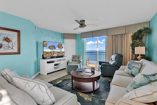 Oceanfront l 4BR l Pool and Lazy River l End Unit