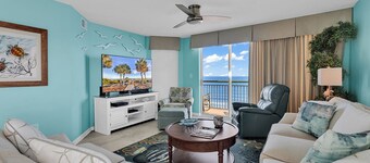 Oceanfront l 4BR l Pool and Lazy River l End Unit
