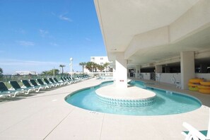Pool - Oceanfront l 4BR l Pool and Lazy River l End Unit (North Myrtle Beach)