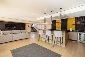 Interior - Pool | Hot Tub | Lakeview | Poker Table | King Bed (West Kelowna)