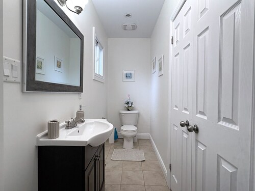 Cozy & Central Home – Easy Access Everywhere