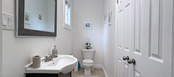Cozy & Central Home – Easy Access Everywhere
