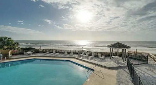 Cozy 2BR Townhome in Barrier Dunes – Steps from the Beach and Newly Renovated!