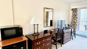 單人房, 2 張標準雙人床, 露台, 山景 | 客廳