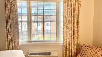 單人房, 2 張加大雙人床, 庭園景 | 客廳