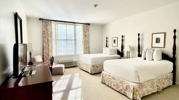 Eenpersoonskamer, 2 tweepersoonsbedden, uitzicht op de binnenplaats