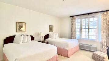 Single Room, 2 Queen Beds, Courtyard View