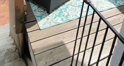 Chic Country House 120m² - 4 Bedrooms - Garden & Hens - Linen provided