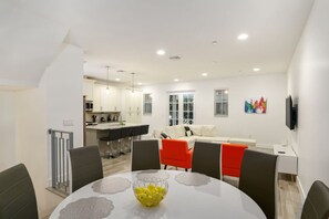 Interior - Modern Luxury Townhome near Beach/Golf/Boating (Tequesta)