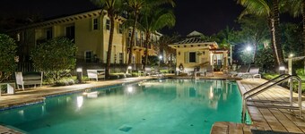 Modern Luxury Townhome near Beach/Golf/Boating